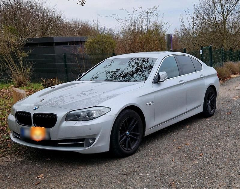 Usata BMW 520 184 CV (135 kW) 2012 Argento Berlina