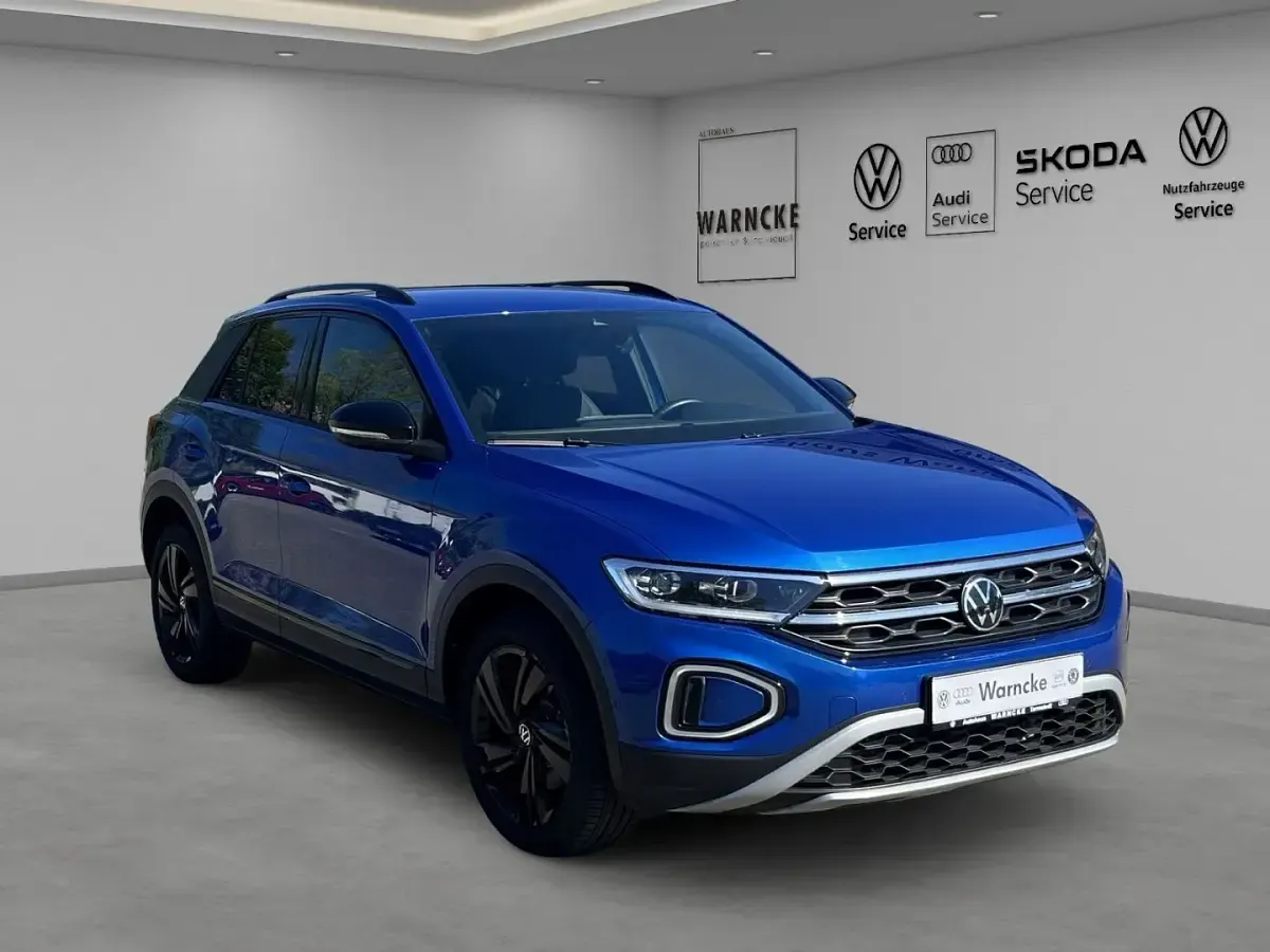 Gebraucht VW T-Roc Style 150 PS (110 kW) 2024 Ravennablau metallic SUV