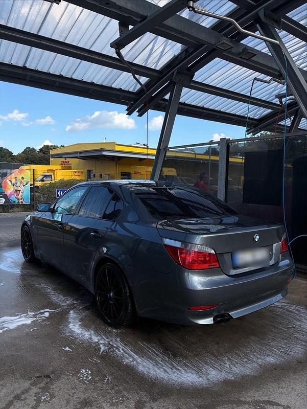 Gebraucht BMW 525 218 PS (160 kW) 2005 Grau Limousine