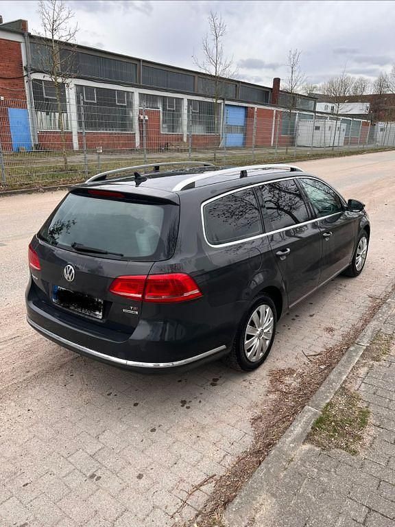 Gebraucht VW Passat Highline 150 PS (110 kW) 2011 Grau Kombi