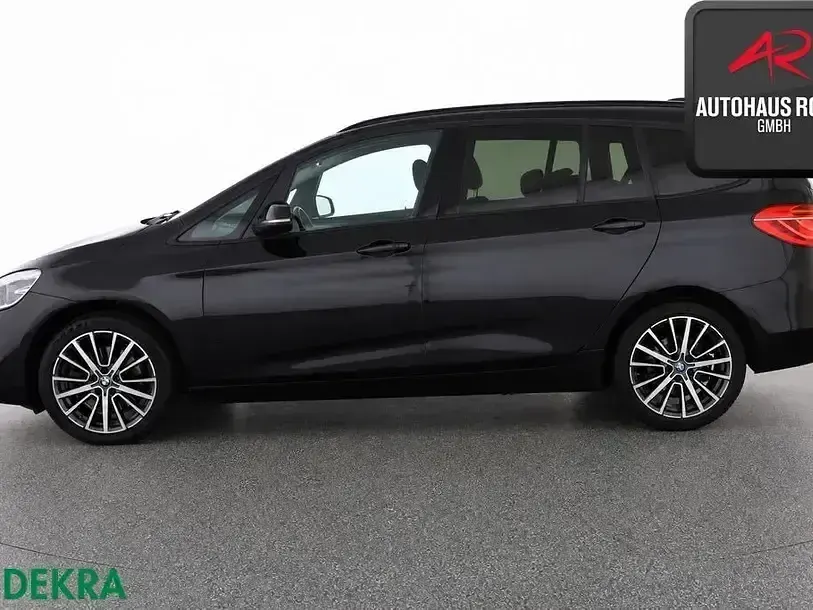 Gebraucht BMW 220 Gran Tourer Advantage 190 PS (139 kW) 2022 Schwarz Van / Kleinbus