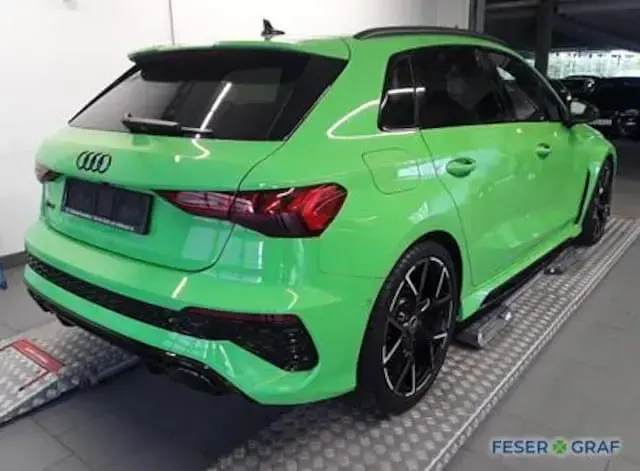 Gebraucht Audi RS3 Sportback 400 PS (294 kW) 2022 Kyalamigrün Kleinwagen