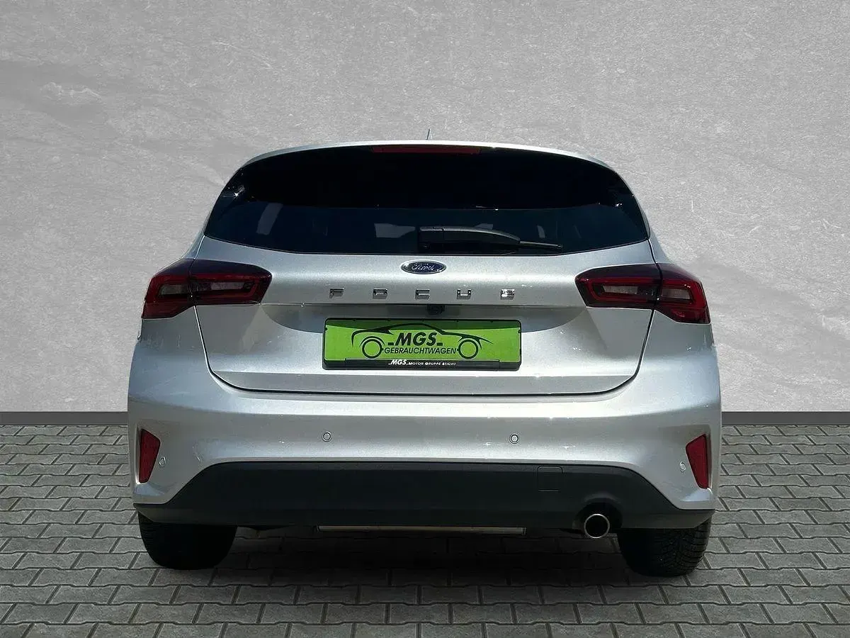 Gebraucht Ford Focus 125 PS (91 kW) 2026 Moondust silver metallic Limousine
