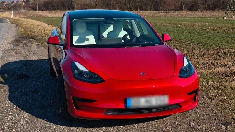 Gebraucht Tesla Model 3 RWD 208 kW (283 PS) 2022 Rot Limousine