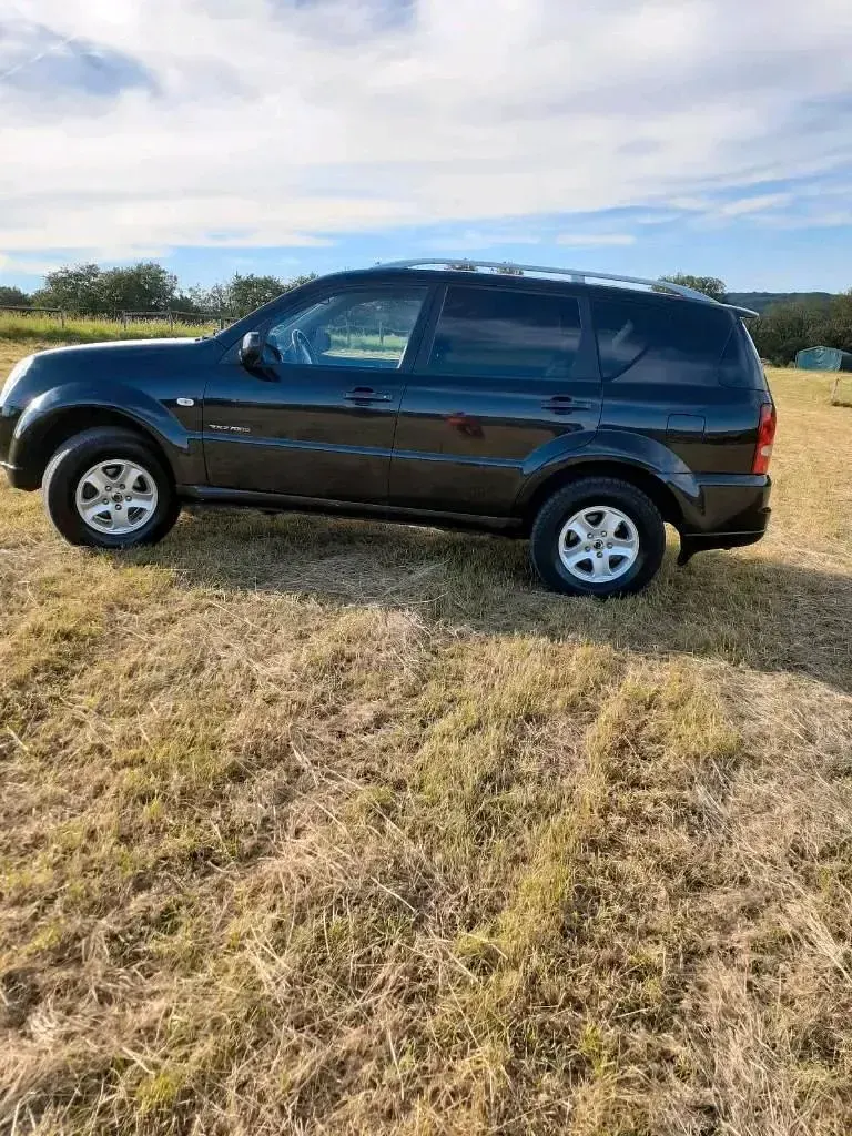 Usata SsangYong Rexton 163 CV (119 kW) 2006 Nero SUV