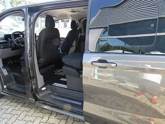 Gebraucht Ford Tourneo Custom Titanium 136 PS (100 kW) 2025 Grau Van