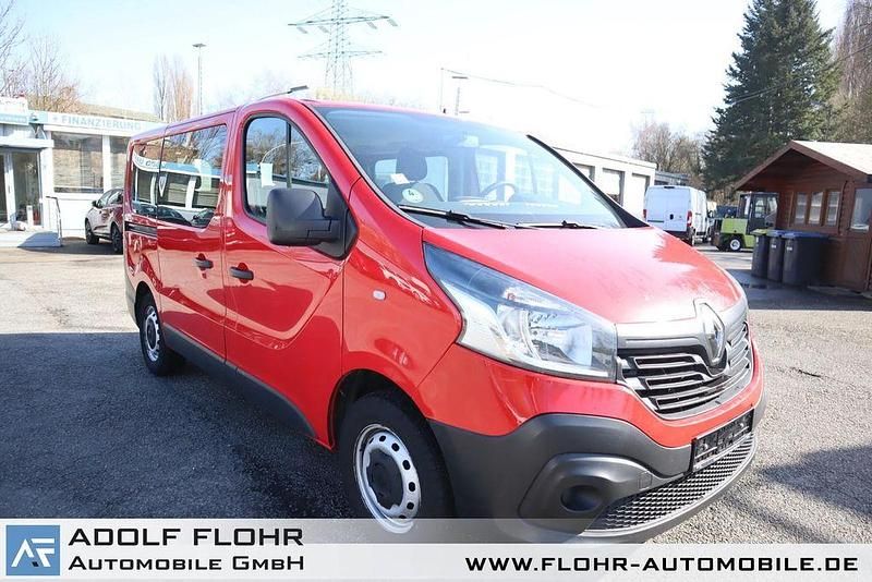 Gebraucht Renault Trafic Authentique 95 PS (69 kW) 2018 Volcano red Van / Kleinbus
