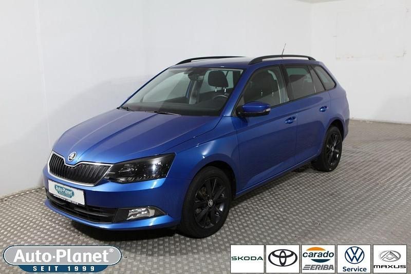 Raceblau metallic (metallic) Gebraucht 2015 Skoda Fabia Style Kleinwagen | 11.490 € (Etwas zu teuer) - Bild 1/4