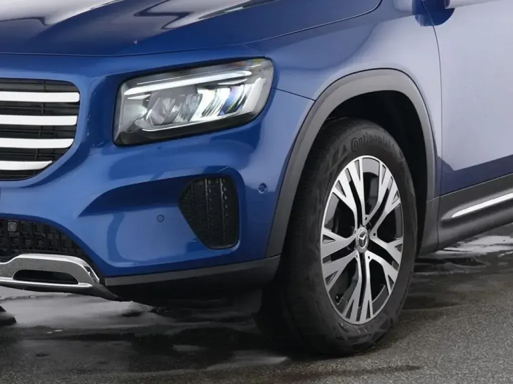 Gebraucht Mercedes GLB220 Progressive 190 PS (139 kW) 2025 Spektralblau (metallic) SUV