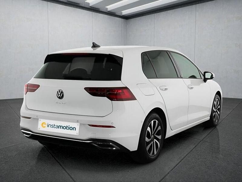 Gebraucht VW Golf VIII 150 PS (110 kW) 2022 Weiß Kleinwagen