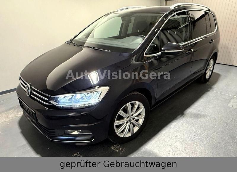 Schwarz Gebraucht 2016 VW Touran Highline Van / Kleinbus | 15.100 € (Superpreis) - Bild 1/4
