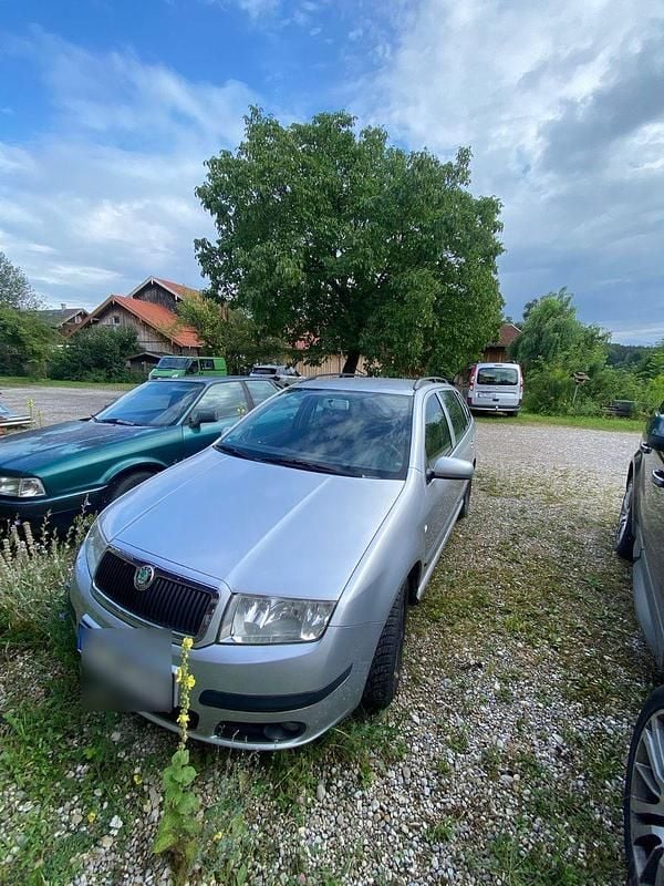 Silber Gebraucht 2007 Skoda Fabia Classic Limousine | 500 € (Superpreis) - Bild 1/4