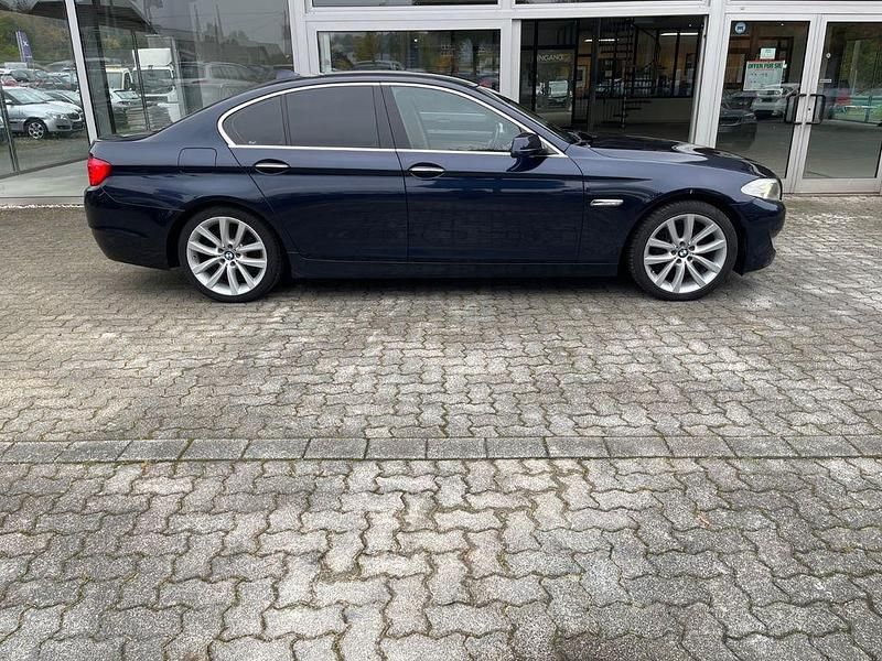 Gebraucht BMW 530 245 PS (180 kW) 2011 Blau Limousine