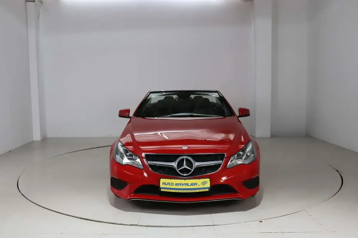 Gebraucht Mercedes E200 184 PS (135 kW) 2016 Rot Cabrio