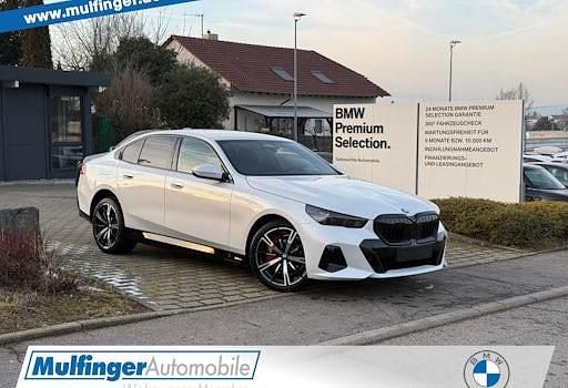 Neu BMW 550e Shadowline 489 PS (359 kW) 2025 Weiß Limousine
