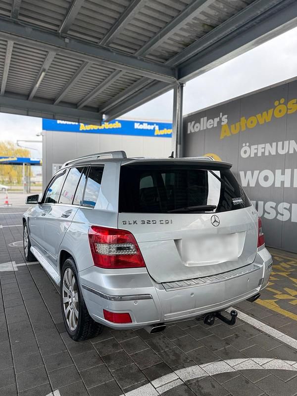 Gebraucht Mercedes GLK320 224 PS (164 kW) 2009 Silber SUV