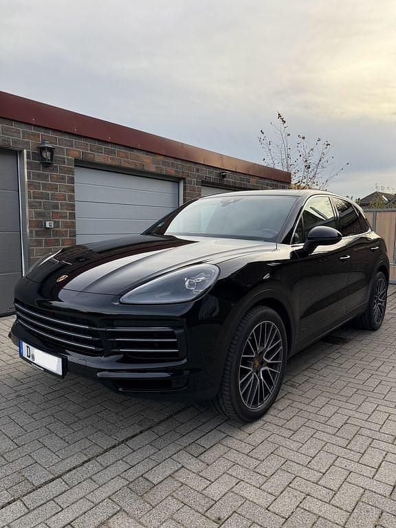 Schwarz Gebraucht 2019 Porsche Cayenne SUV | 39.890 € (Fairer Preis) - Bild 1/4