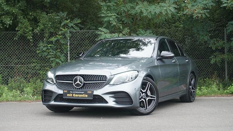 Grau Gebraucht 2021 Mercedes C200 AMG Limousine | 25.500 € (Fairer Preis) - Bild 1/4
