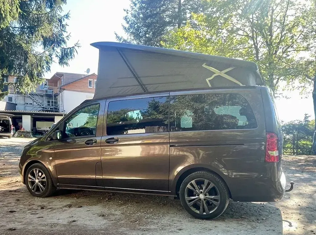 Gebraucht Mercedes V220 Marco Polo 163 PS (119 kW) 2017 Braun Van / Kleinbus