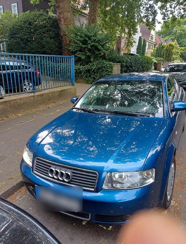 Blau Gebraucht 2004 Audi A4 Limousine | 3.600 € (Teuer) - Bild 1/4