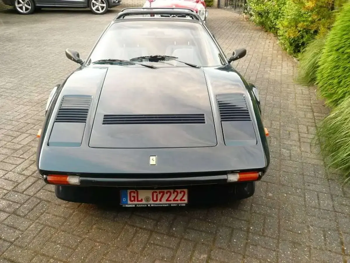 Second-hand Ferrari 308 235 CP (172 kW) 1983 Albastru Cabrio