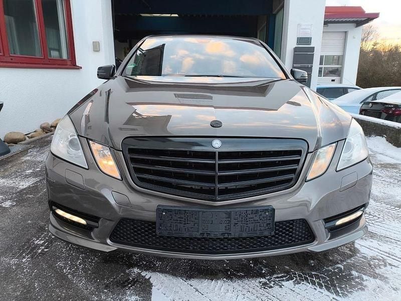 Gebraucht Mercedes E350 AMG 272 PS (200 kW) 2010 Grau Limousine