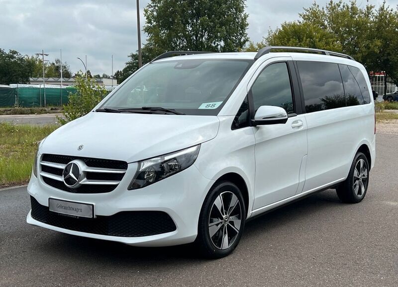 Arktikweiß Gebraucht 2019 Mercedes V220 Van / Kleinbus | 35.199 € (Superpreis) - Bild 1/4