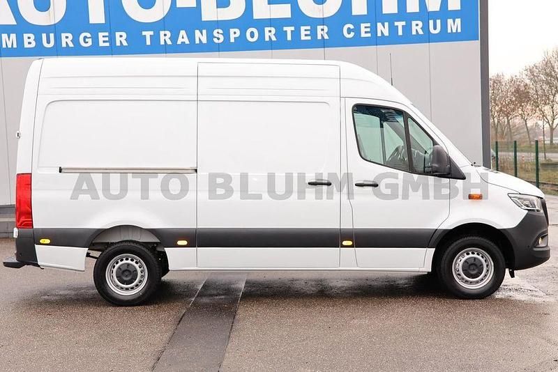 Używany Mercedes Sprinter 170 KM (125 kW) 2024 Biały Van