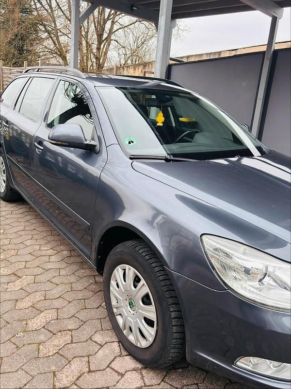 Gebraucht Skoda Octavia 2010 Grau Kombi