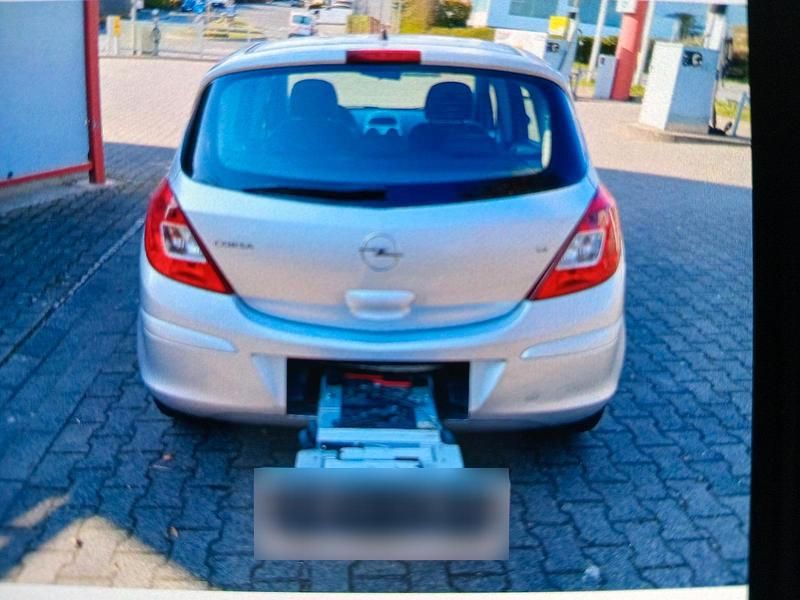 Gebraucht Opel Corsa 90 PS (66 kW) 2008 Silber Kleinwagen