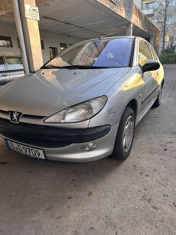 Gebraucht Peugeot 206 Premium 75 PS (55 kW) 2002 Silber Limousine