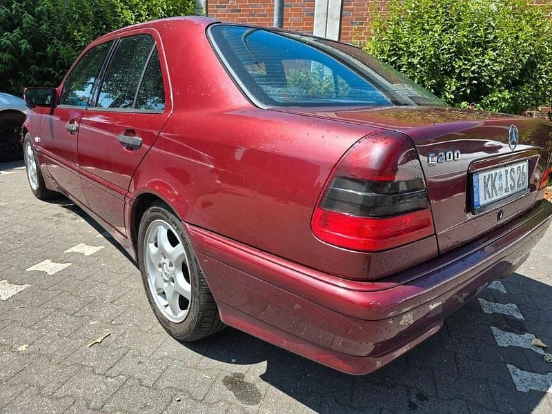 Gebraucht Mercedes C200 136 PS (100 kW) 1999 Rot Limousine