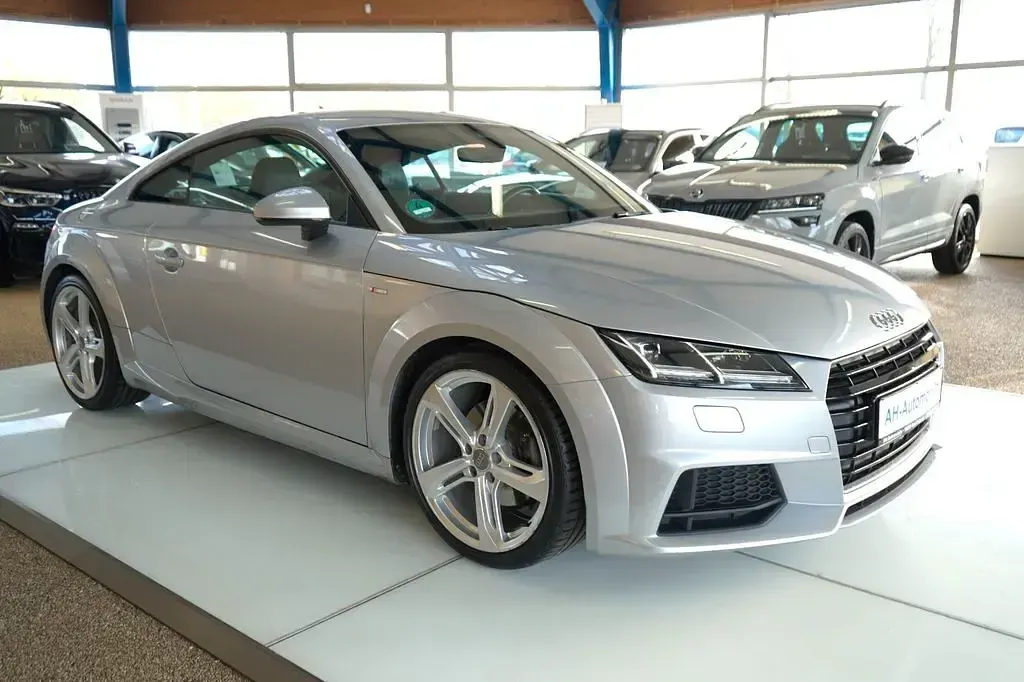 Second-hand Audi TT S-Line 230 CP (169 kW) 2016 Argintiu Coupe