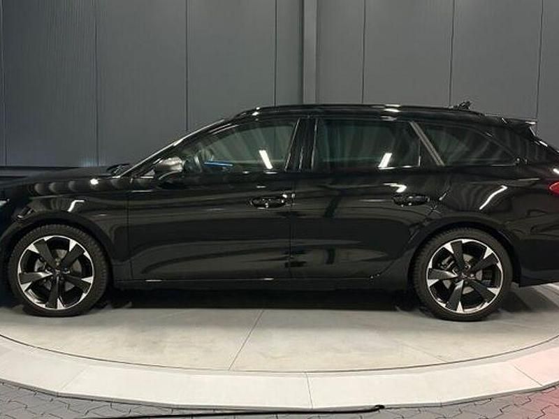 Second-hand Cupra Leon 150 CP (110 kW) 2025 Negru Break