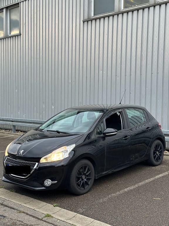 Schwarz Gebraucht 2012 Peugeot 208 Kleinwagen | 4.400 € (Guter Preis) - Bild 1/4