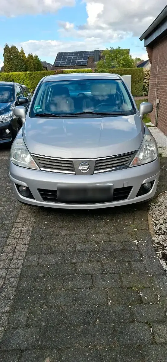 Gebraucht Nissan Tiida 110 PS (80 kW) 2008 Silber Kleinwagen