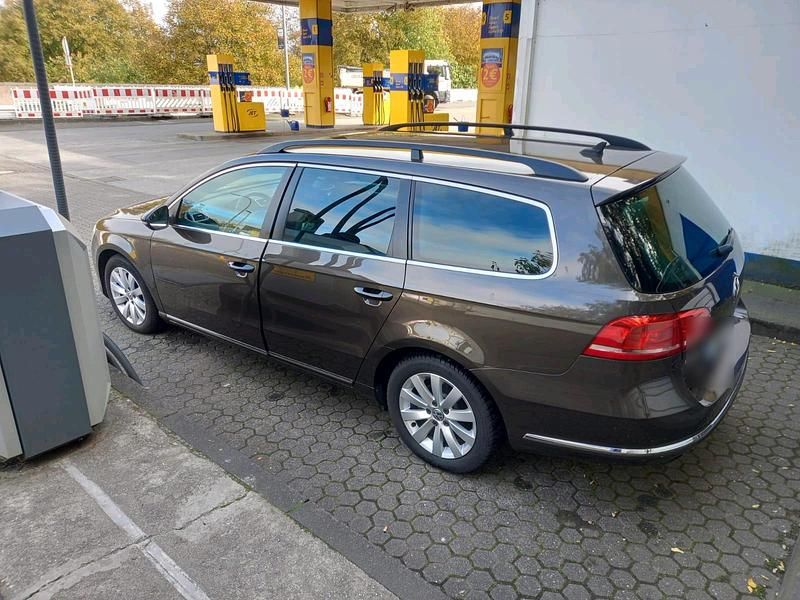 Usata VW Passat 122 CV (89 kW) 2013 Marrone Station wagon