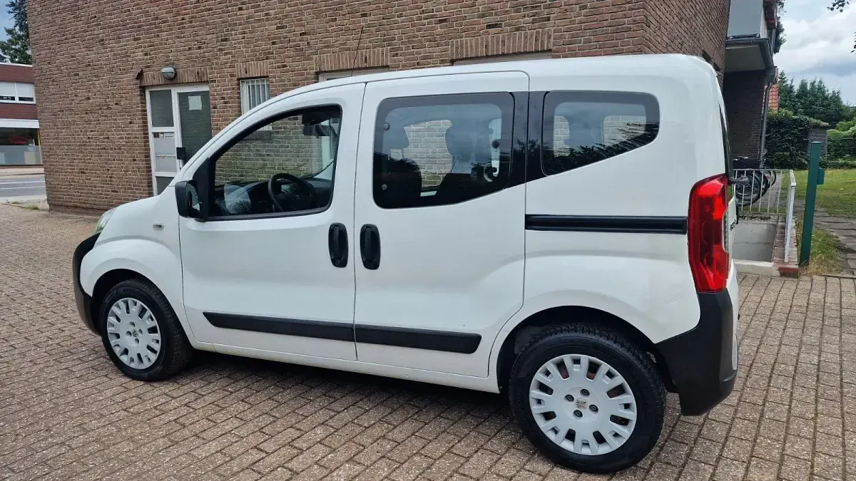 Gebraucht Peugeot Bipper Active 75 PS (55 kW) 2014 Lack weiss banquise/deckende Van / Kleinbus