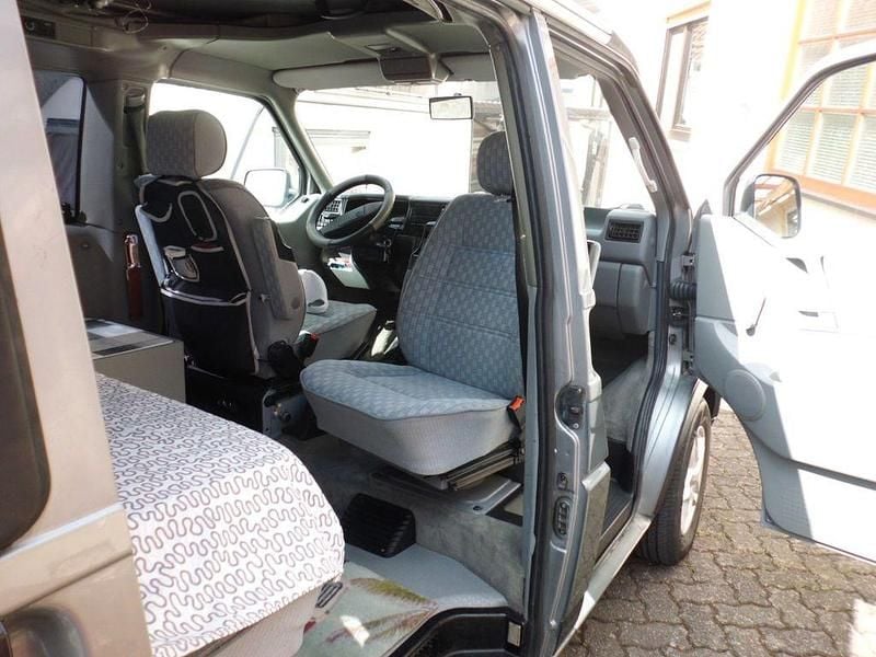Second-hand VW T4 110 CP (80 kW) 1993 Gri Van