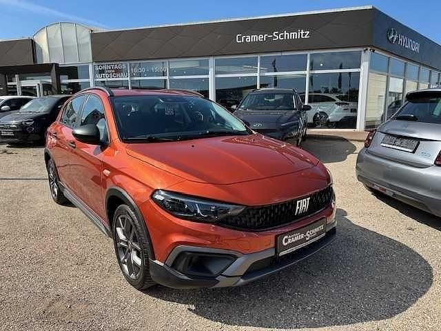 Gebraucht Fiat Tipo Cross 101 PS (74 kW) 2021 Flame orange Limousine