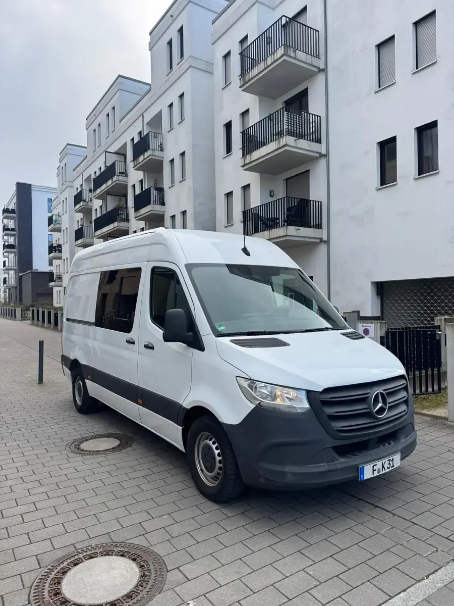 Używany Mercedes Sprinter 143 KM (105 kW) 2020 Biały Van