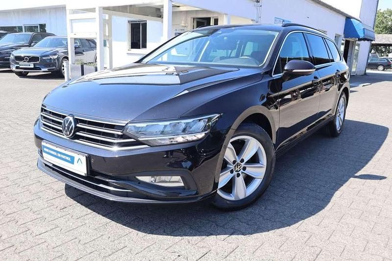 Deep black pearlescent Gebraucht 2021 VW Passat Business Kombi | 23.970 € (Guter Preis) - Bild 1/2