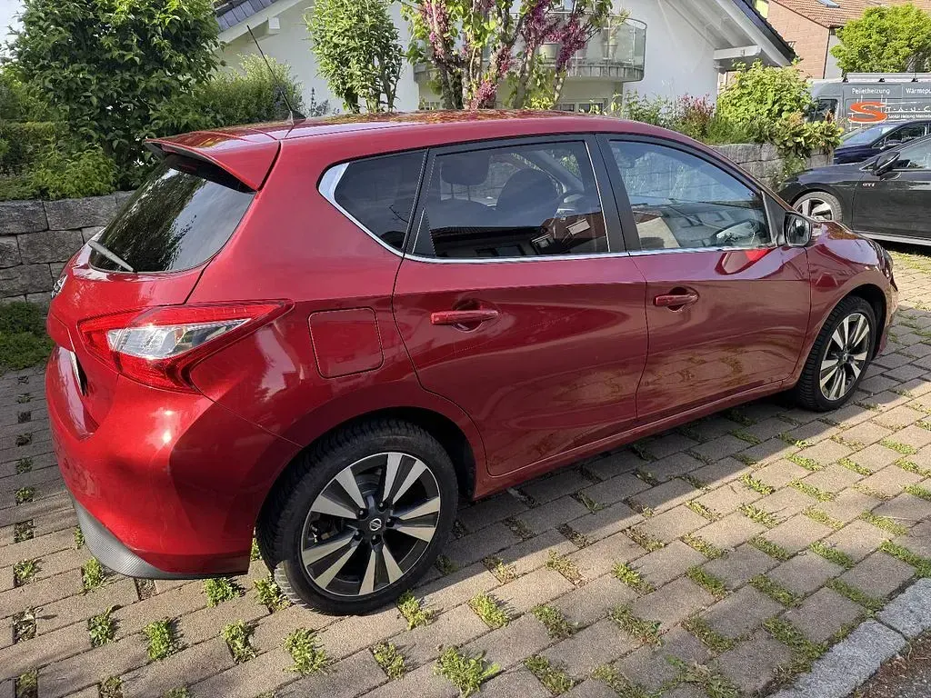 Gebraucht Nissan Pulsar Acenta 116 PS (85 kW) 2017 Rot Kleinwagen