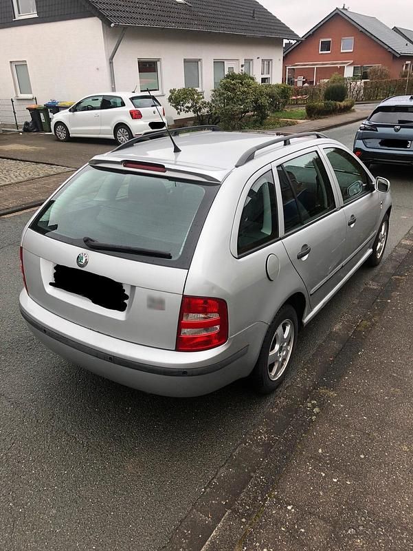 Gebraucht Skoda Fabia 100 PS (73 kW) 2001 Silber Kombi