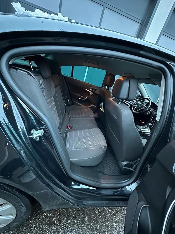 Gebraucht Opel Insignia 163 PS (119 kW) 2015 Schwarz Limousine