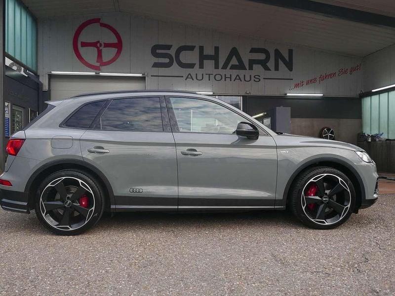 Quantumgrau Gebraucht 2017 Audi SQ5 Sport SUV | 39.900 € - Bild 1/4