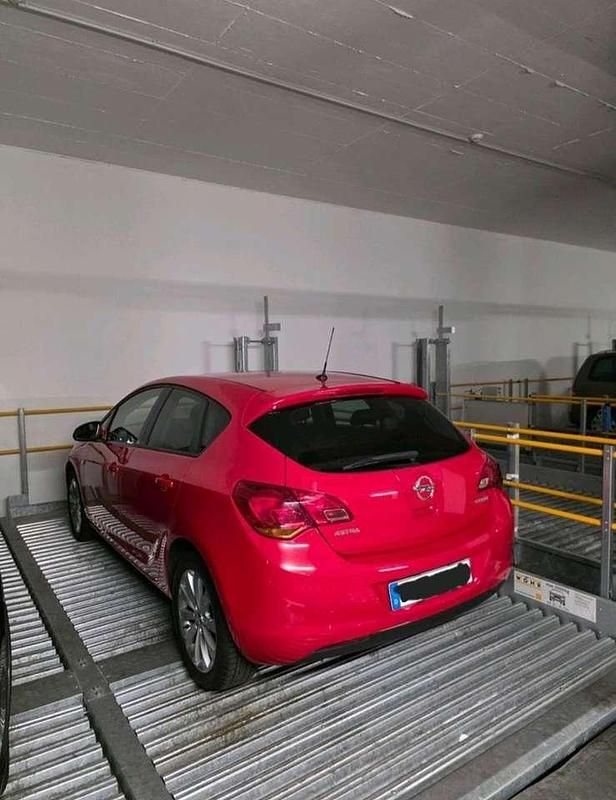 Gebraucht Opel Astra Innovation 101 PS (74 kW) 2012 Limousine