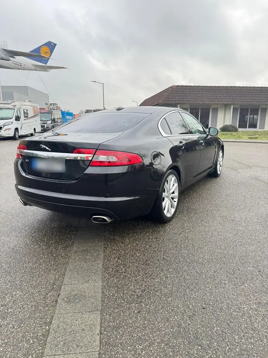 Gebraucht Jaguar XF 241 PS (177 kW) 2010 Schwarz Limousine