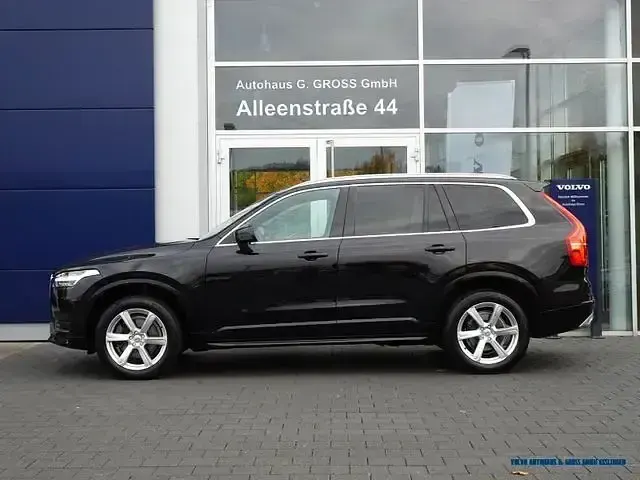Gebraucht Volvo XC90 Momentum 235 PS (172 kW) 2021 717 onyx black metallic SUV