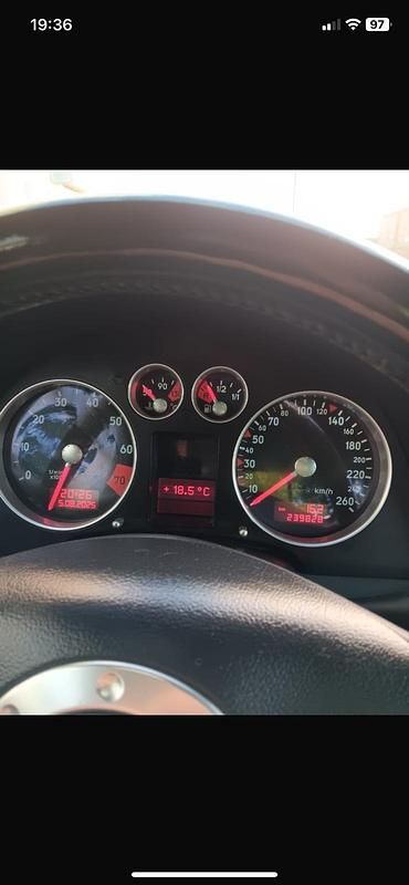 Grün Gebraucht 2000 Audi TT Roadster Cabrio | 3.600 € - Bild 1/4